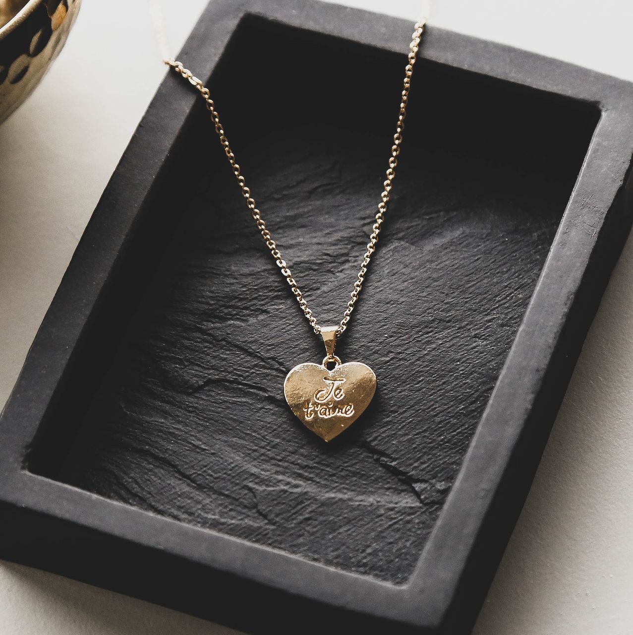 Goudkleurige byoux ketting met hanger hart