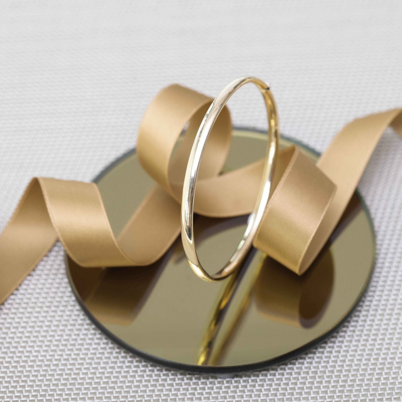 Ovaler Armreif aus 585 Gelbgold