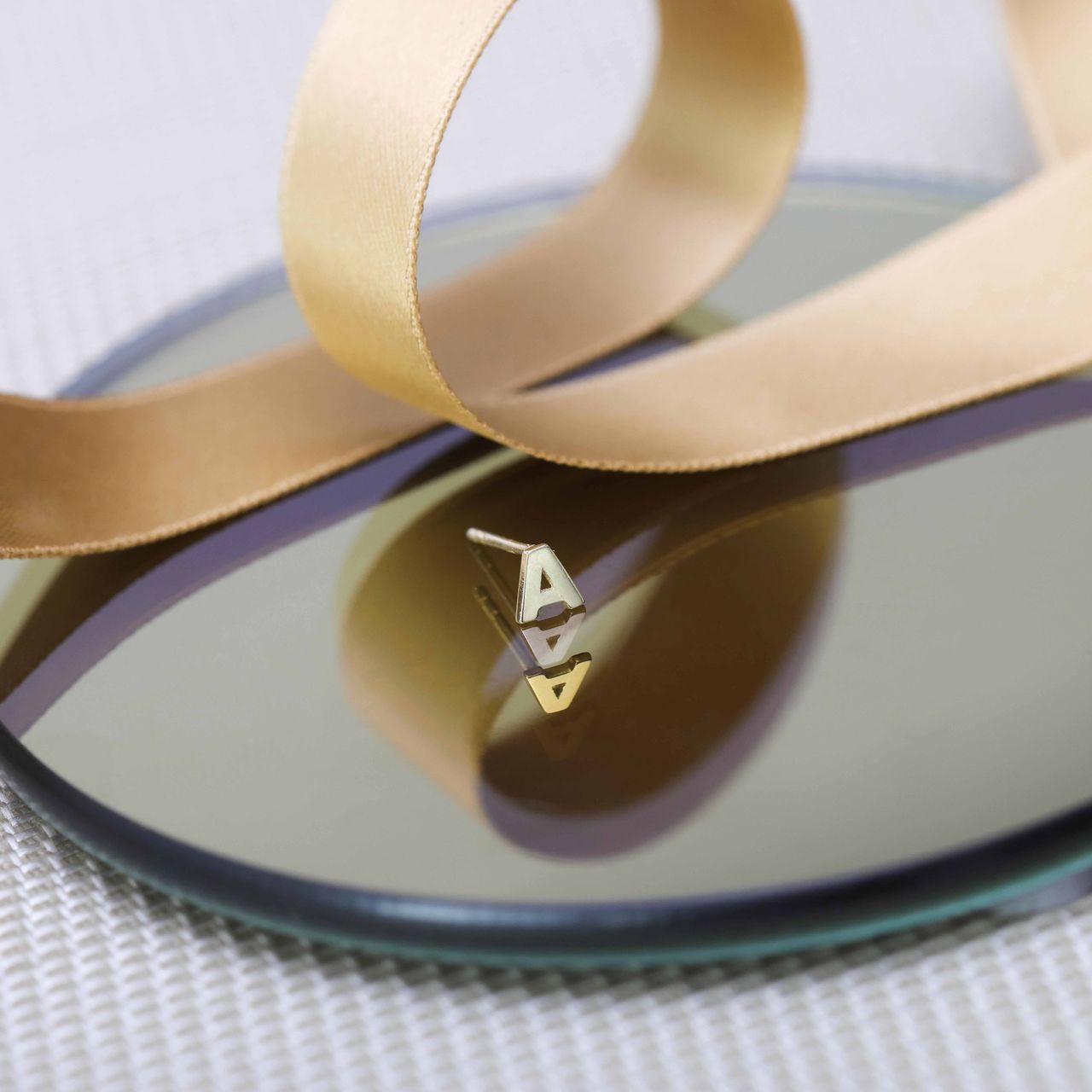 Ohrring Alphabet aus 585 Gelbgold, pro Stück