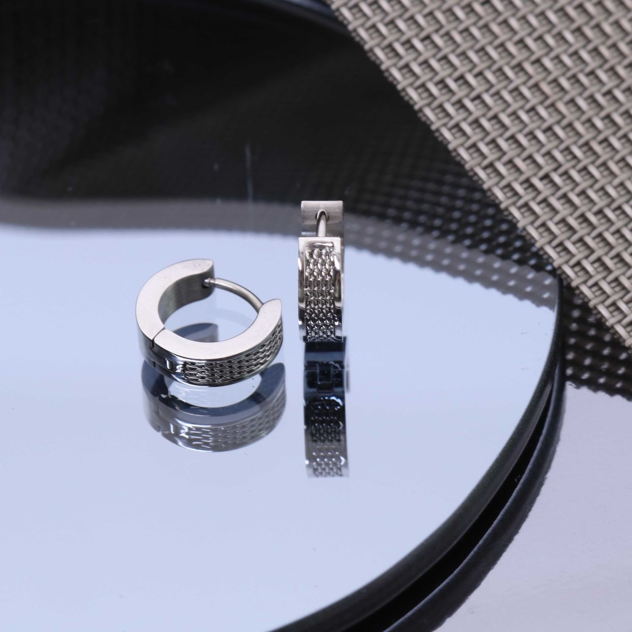 Donna mae gerecycled stainless steel oorringen mesh voor dames