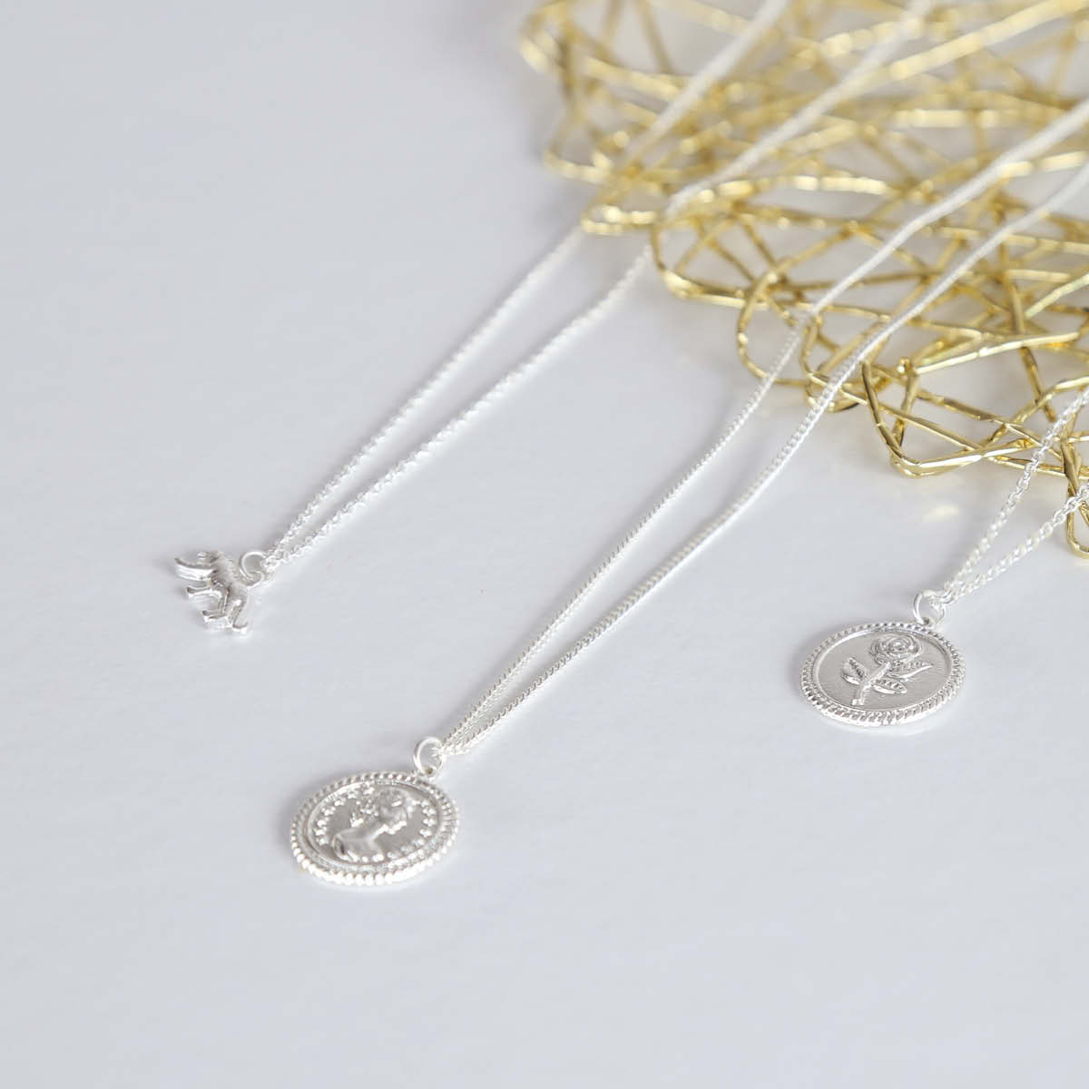 Zilverkleurige byoux ketting met hanger tijger