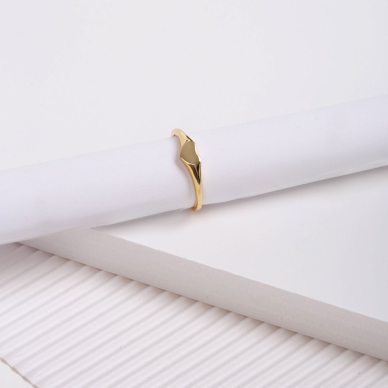 Zilveren goldplated zegelring hart voor dames