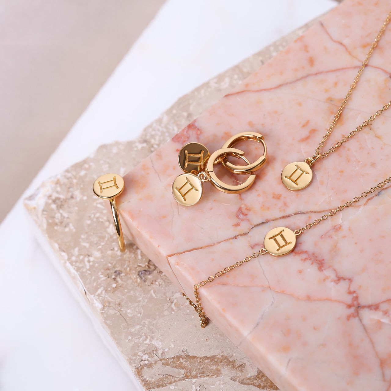 Zilveren goldplated oorringen sterrenbeeld voor dames