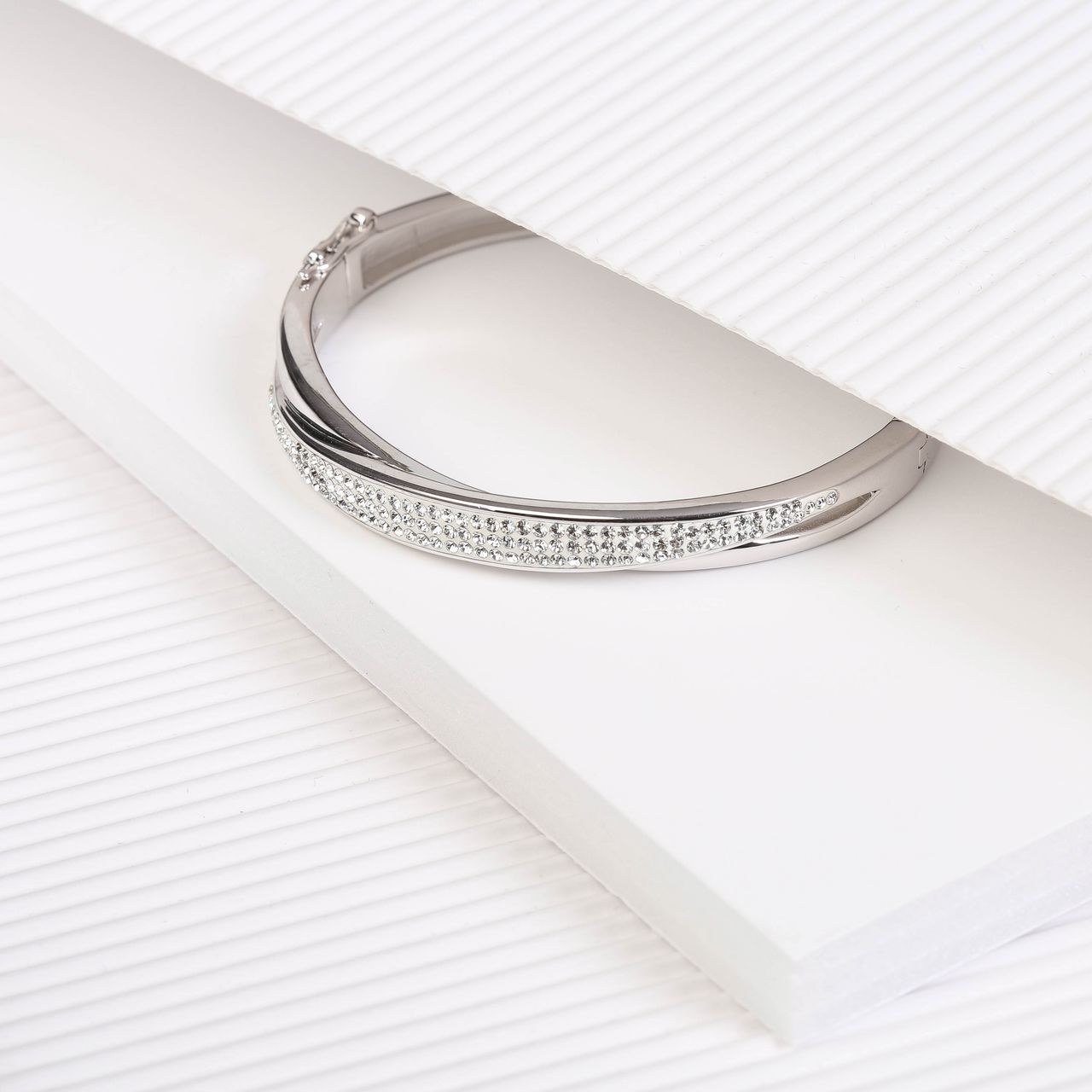 Zilveren armband bangle met kristal