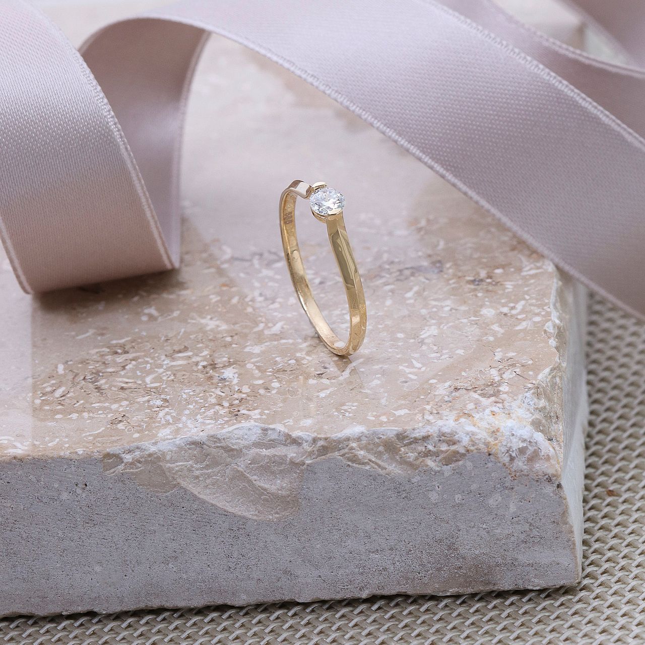 Ring, 585 Gelbgold, synthetischer Diamant 0,20 kt