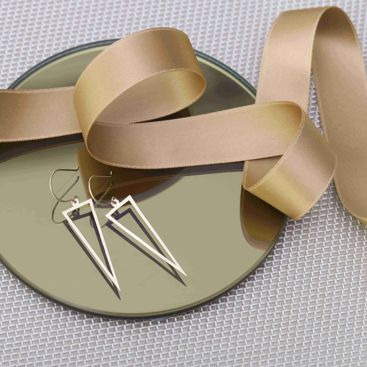 14 karaat geelgouden oorhangers triangle voor dames