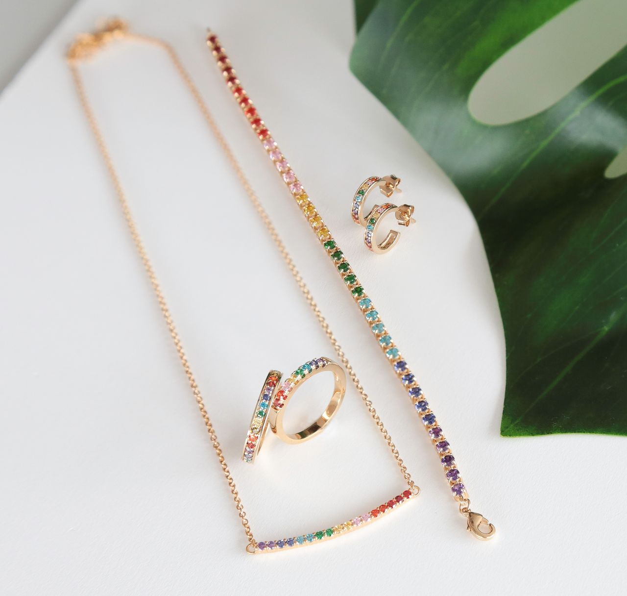 Ring, vergoldet, Regenbogen-Zirkonia