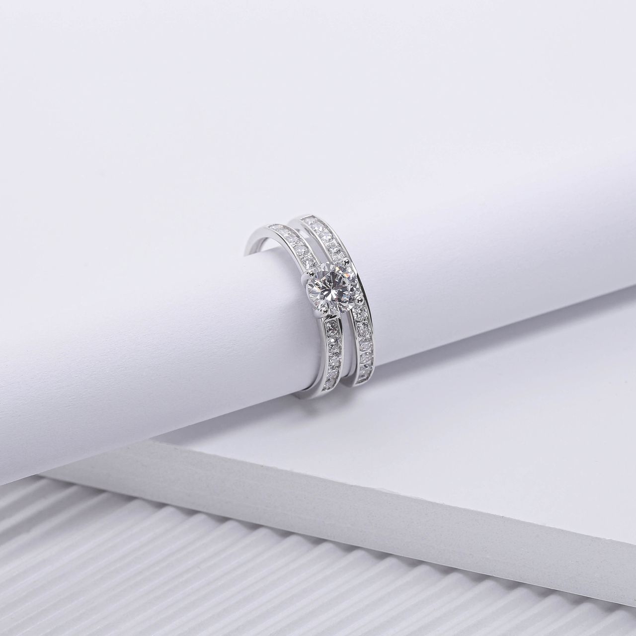 Zilveren dubbele ring met zirkonia