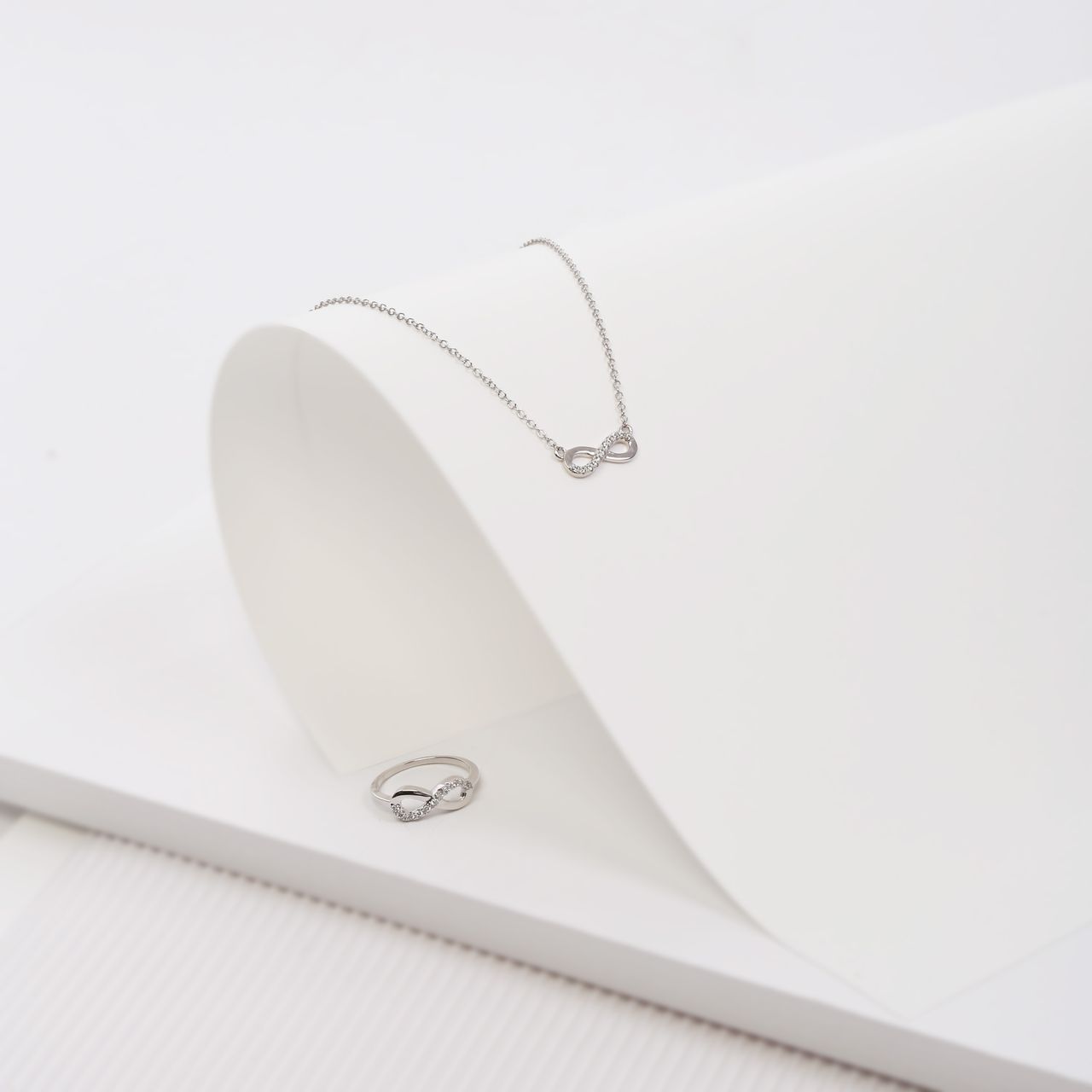 Kette in 925 Silber & Charms Infinity mit Zirkonia