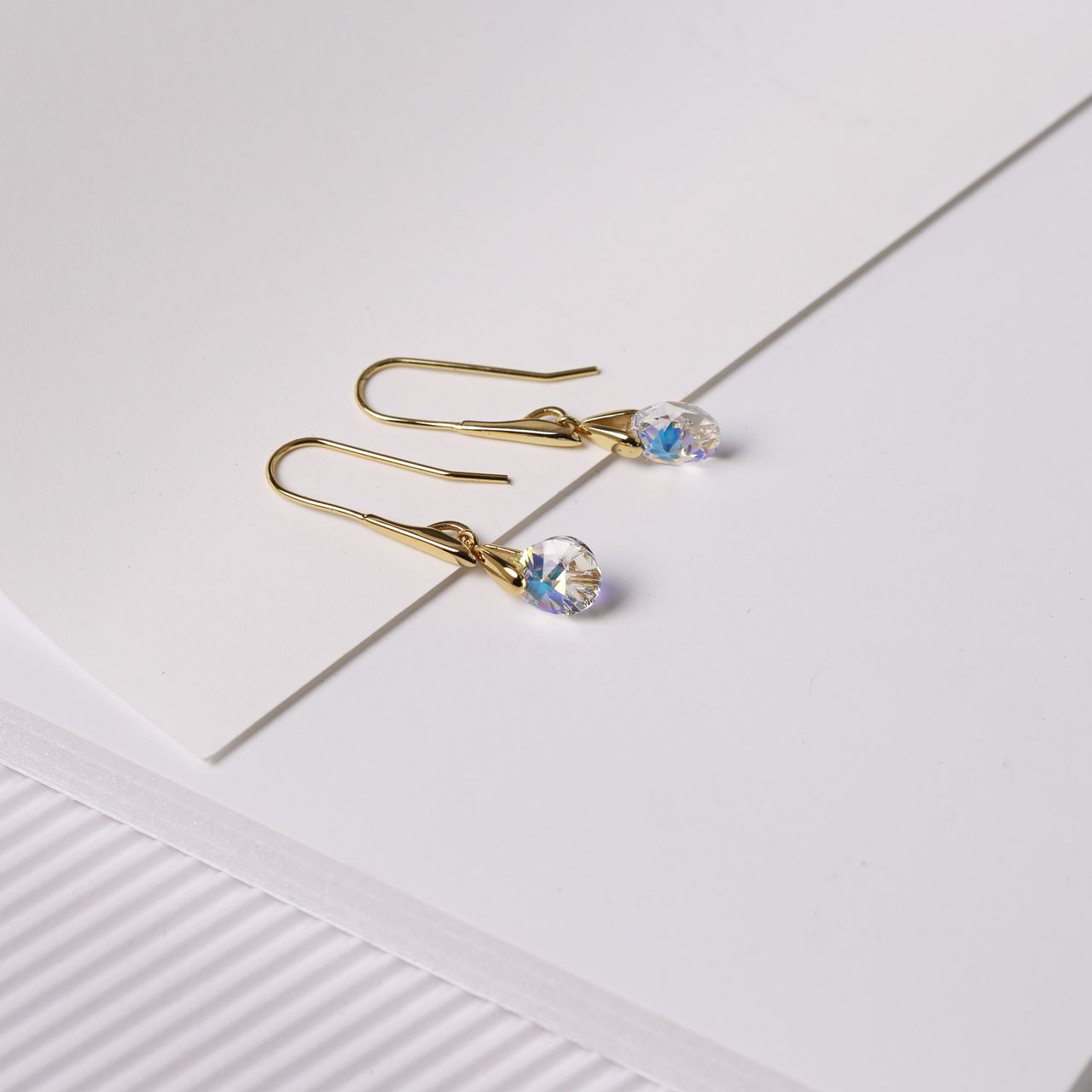 Zilveren goldplated oorringhangers met kristal AB voor dames