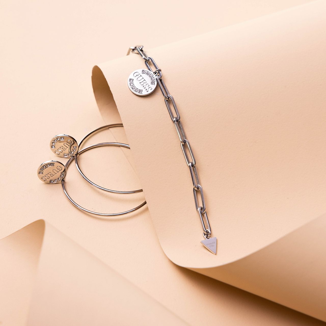 Guess stainless steel oorringen Guess logo 50mm voor dames