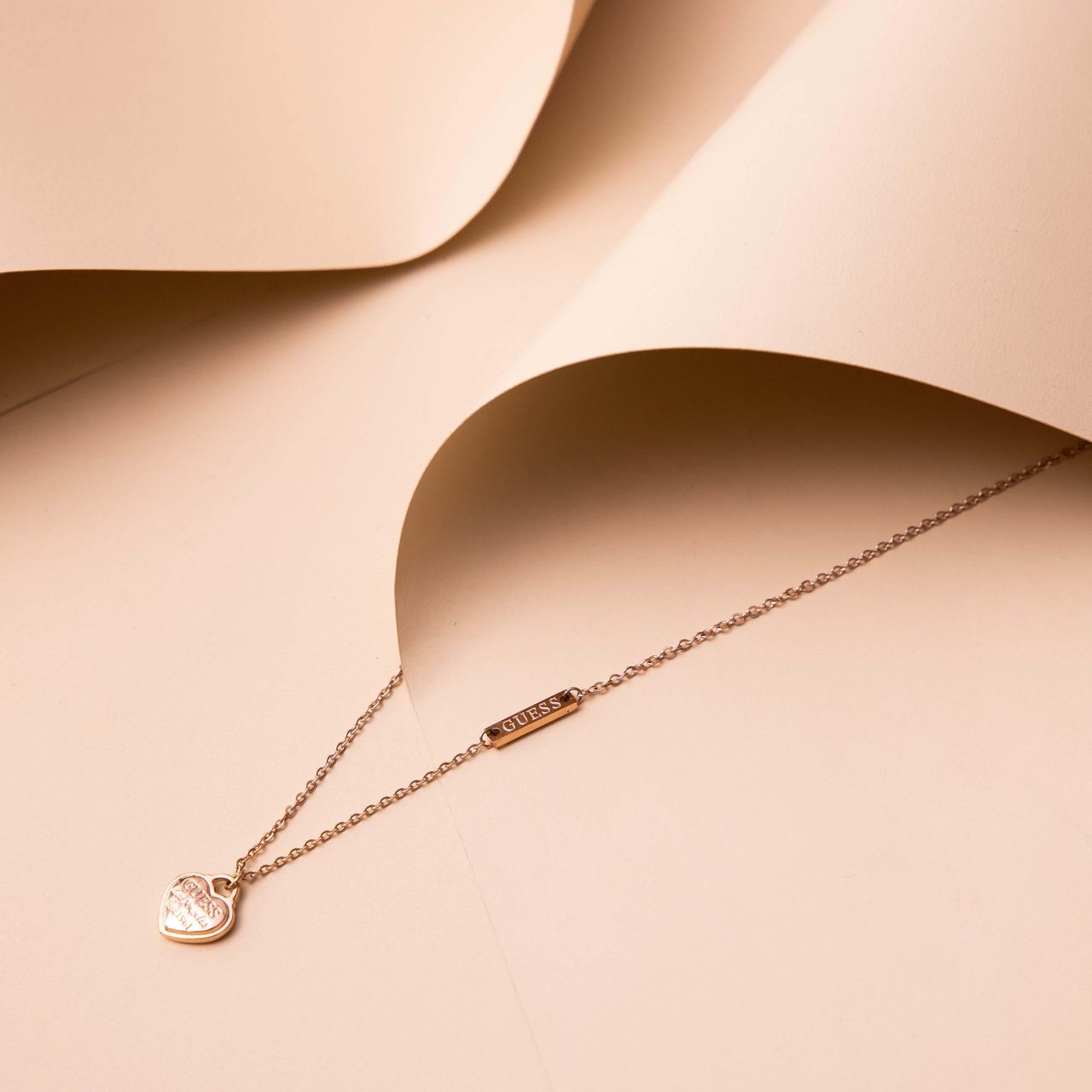 Guess stalen roséplated ketting met hanger hart voor dames