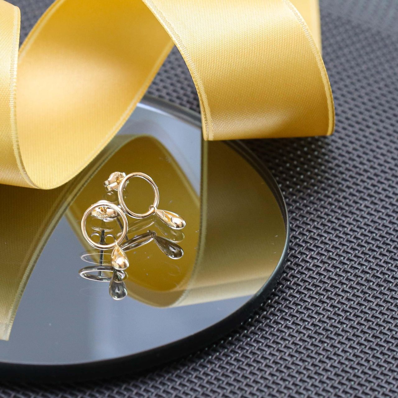 14 karaat geelgouden oorbellen met druppel