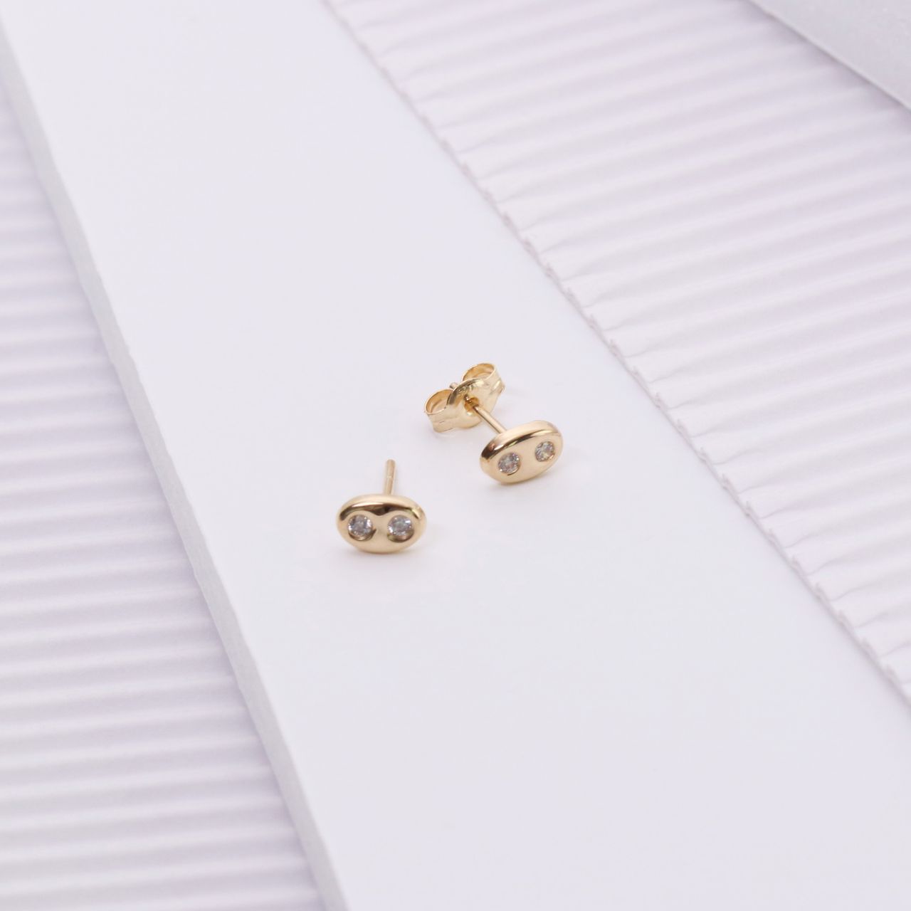 Ohrringe, 585 Gelbgold, mit 2 Zirkonia-Steinen