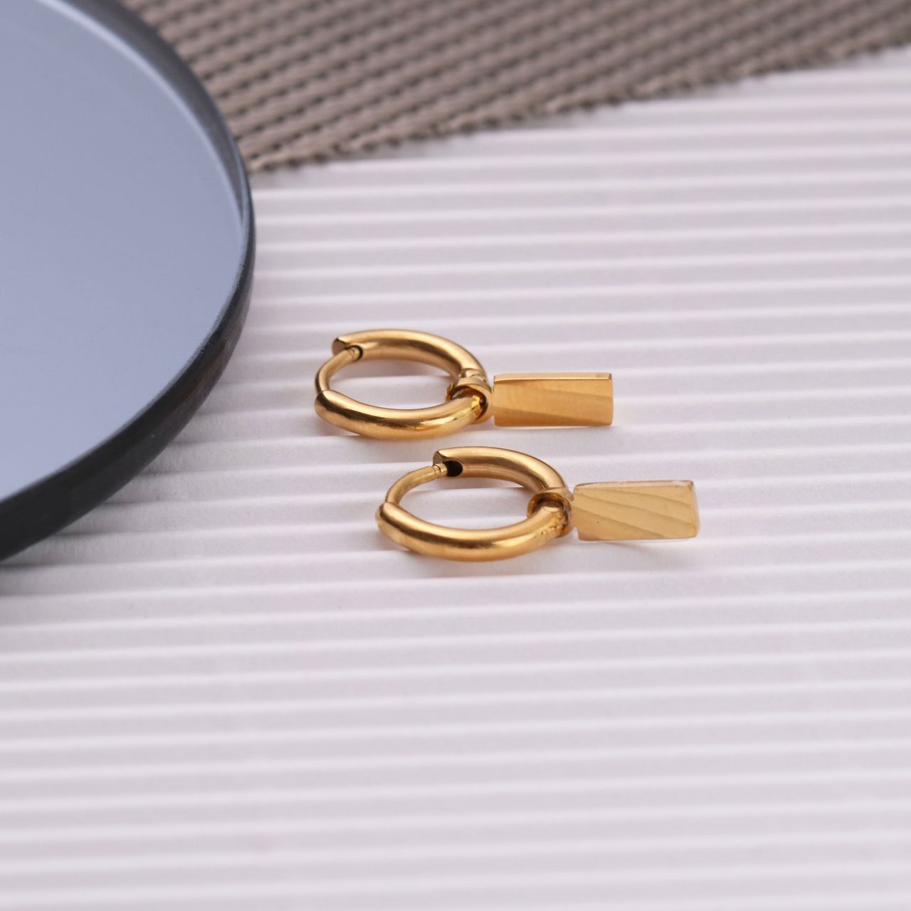 Stainless steel oorringen goldplated met hanger bar