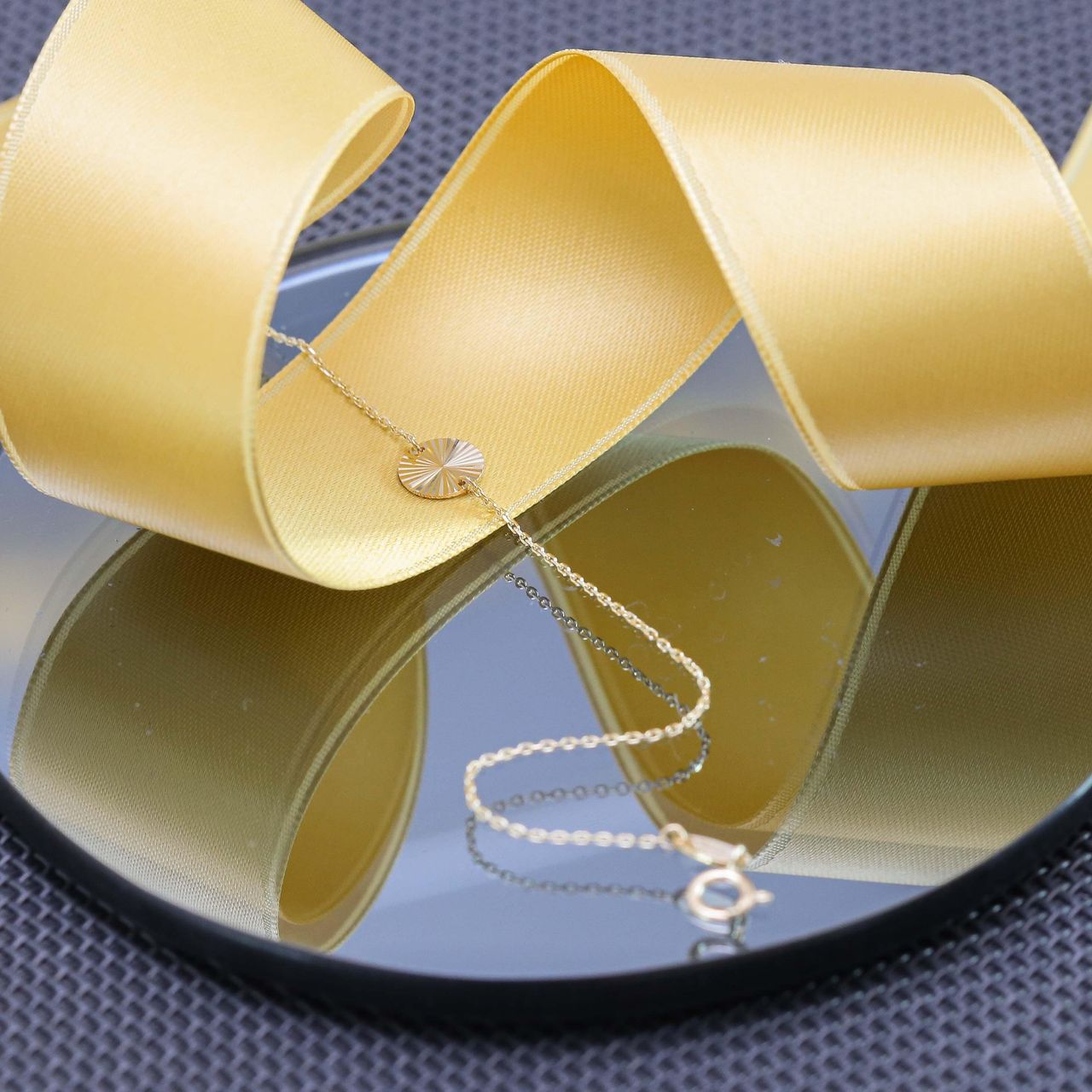 Armband, 585 Gelbgold, mit Scheiben-Anhänger