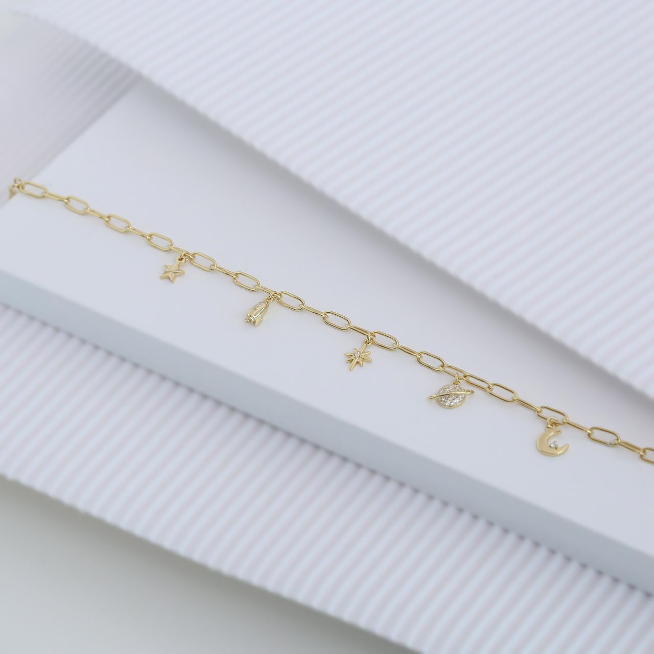 Zilveren goldplated bedelarmband space