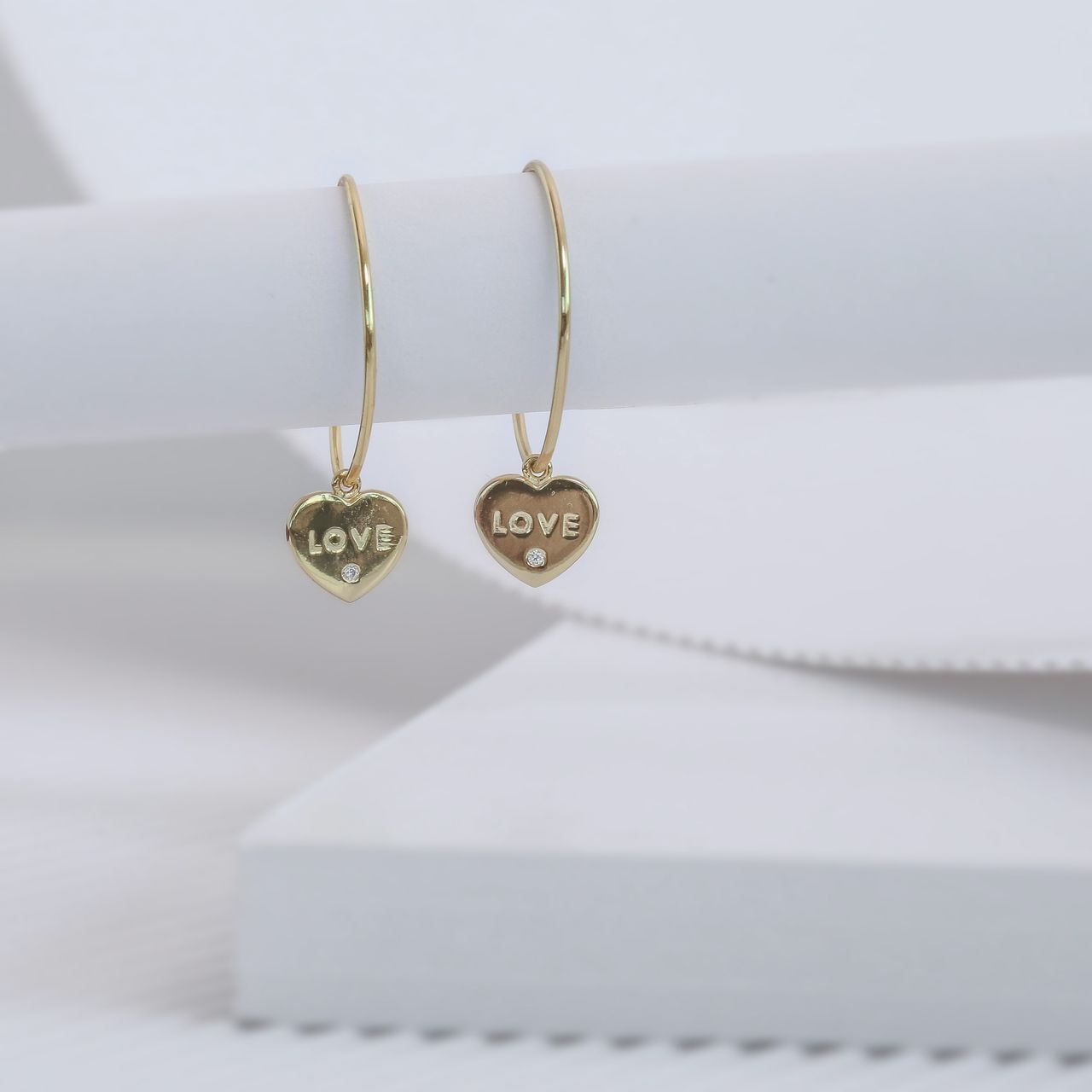 Zilveren goldplated oorringen met hanger hart met zirkonia voor dames