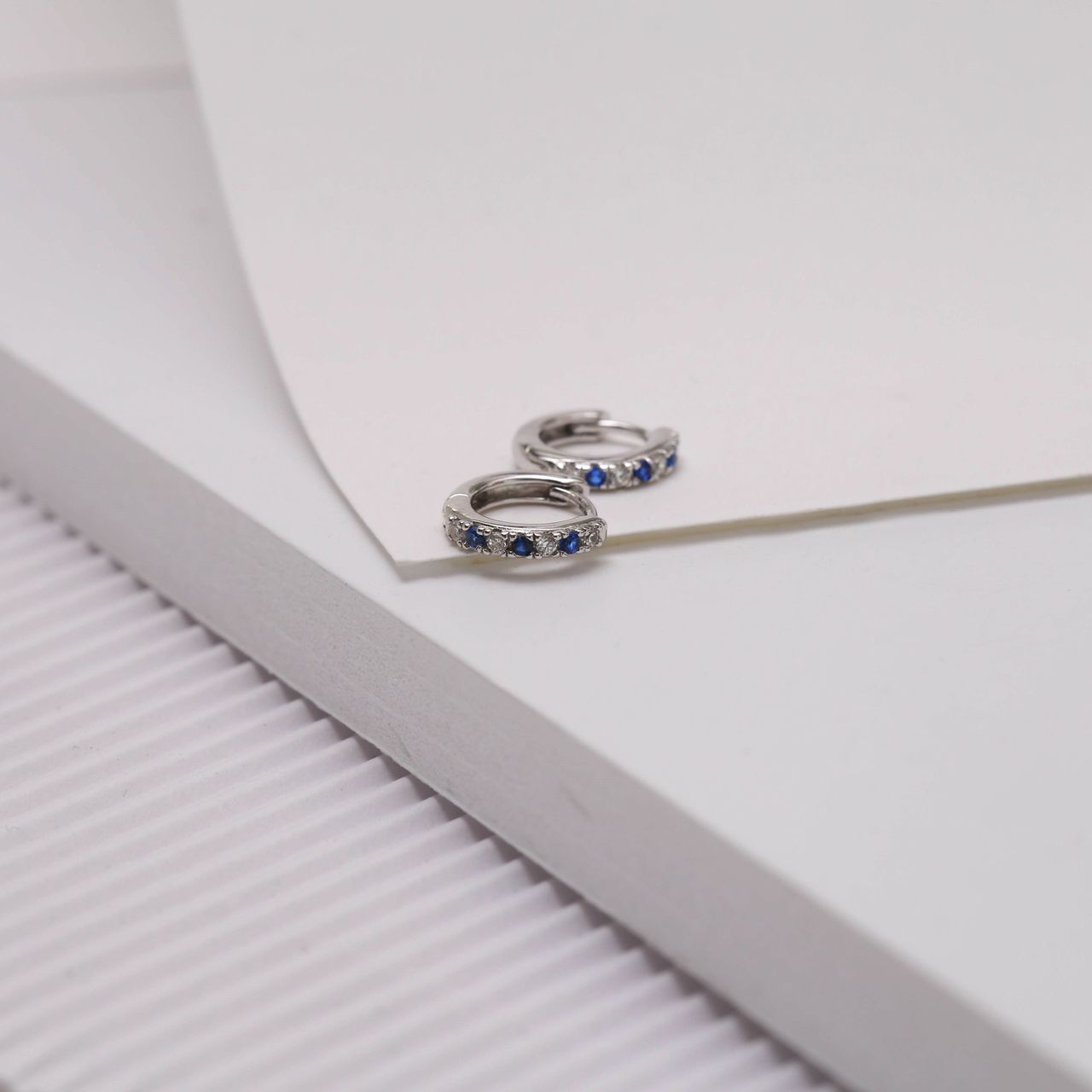 Ohrringe, 925 Silber, mit Zirkonia in Weiß und Blau
