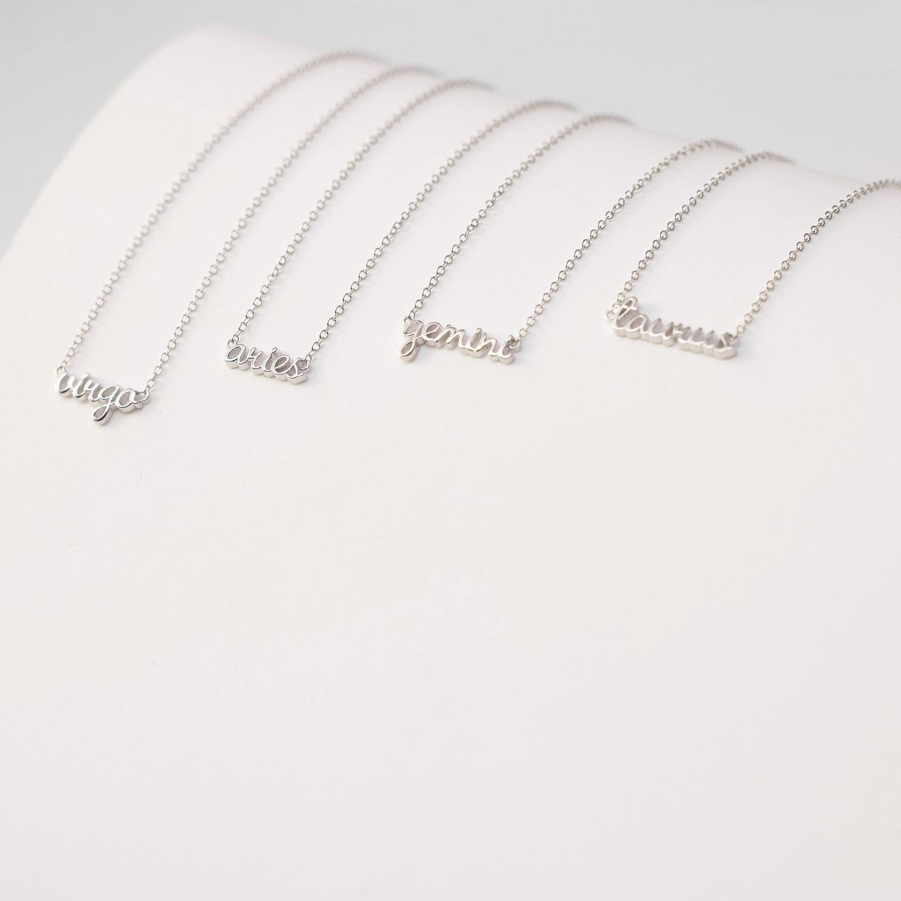 Halskette, 925 Silber, mit Sternzeichen-Anhänger