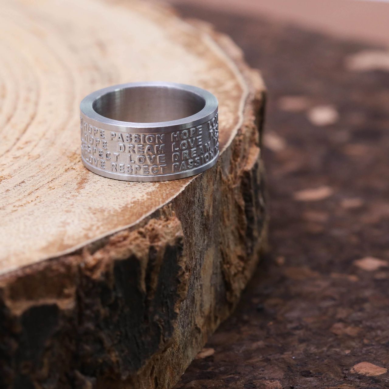Gerecycled stainless steel herenring mat met tekst