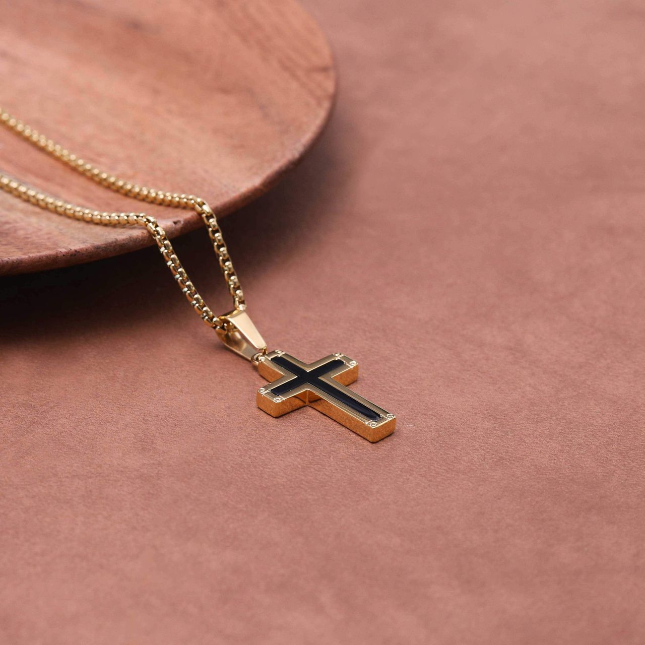 Gerecycled stainless steel goldplated herenketting met hanger kruis