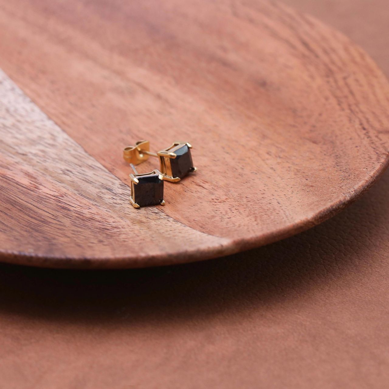 Gerecycled stalen oorknoppen golplated met vierkante zirkonia 8mm voor heren