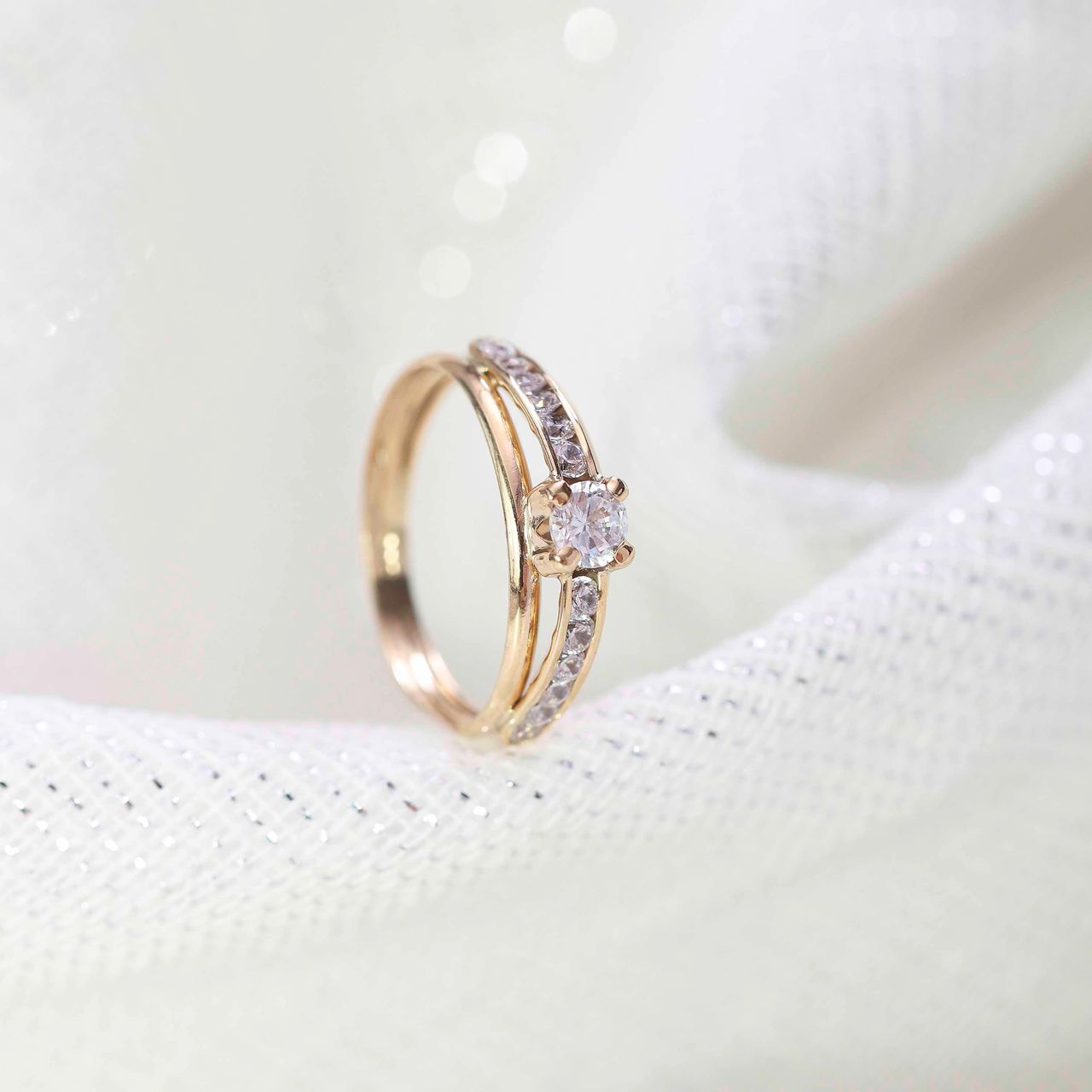9 Karaat damesring met zirkonia