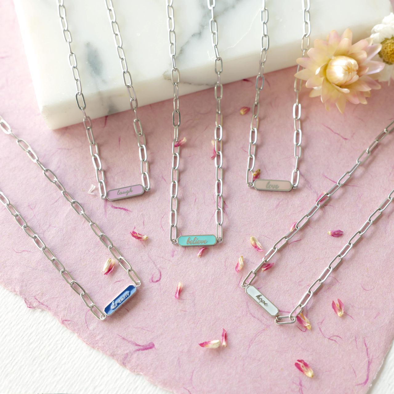 Stalen ketting love emaille roze voor dames