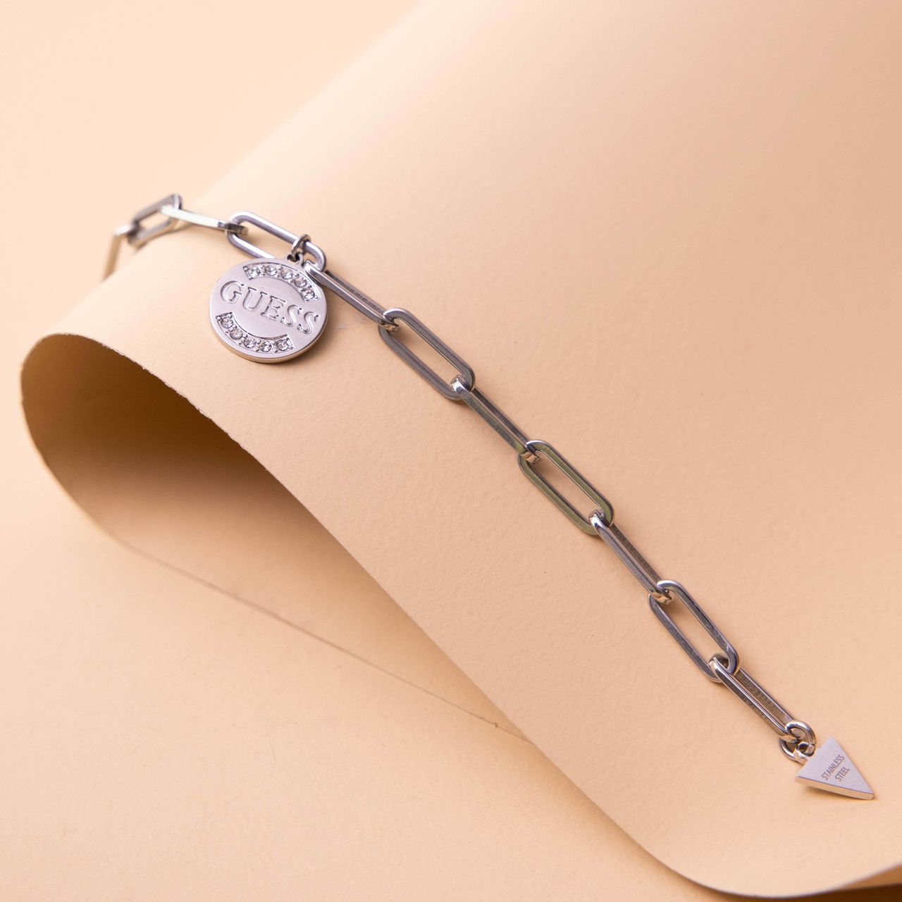 Guess stainless steel closed forever armband