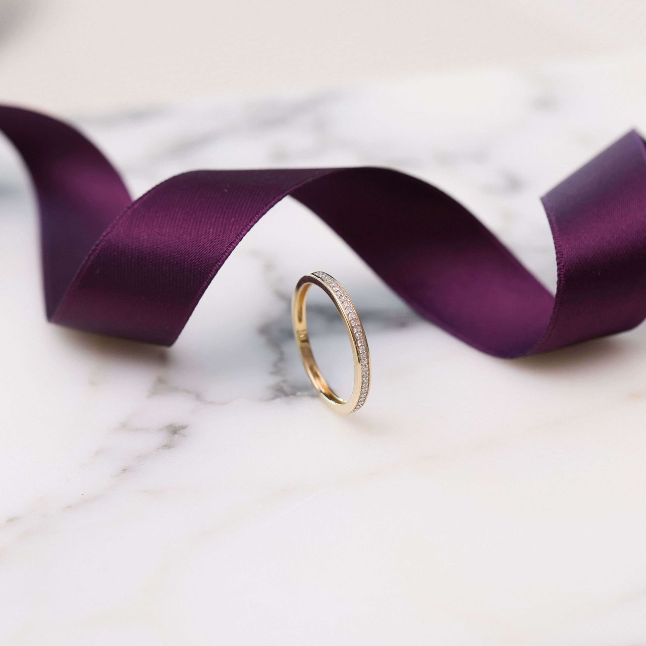 Schienenring, 585 Gelbgold, 29 Diamanten 0,08 ct