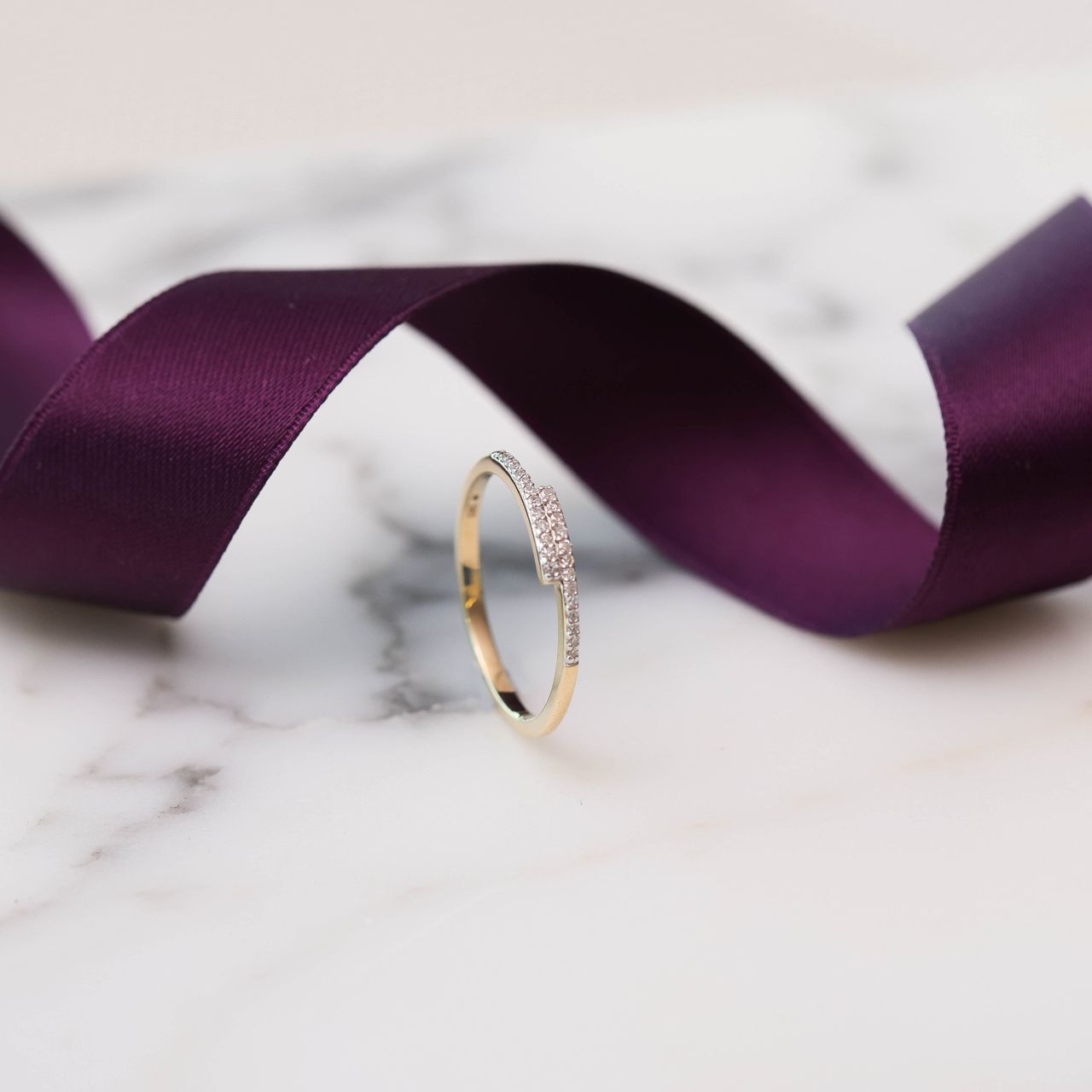Ring, 585 Gelbgold, 26 Diamanten 0,08 ct