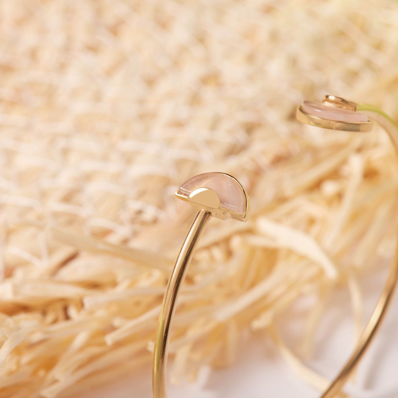 Gerecycled stalen goldplated ring rozenkwarts