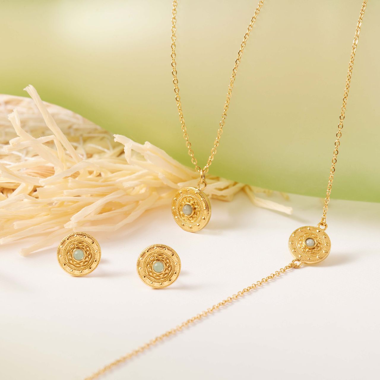 Stainless steel goldplated fantasiearmband met hanger met aventurijn voor dames