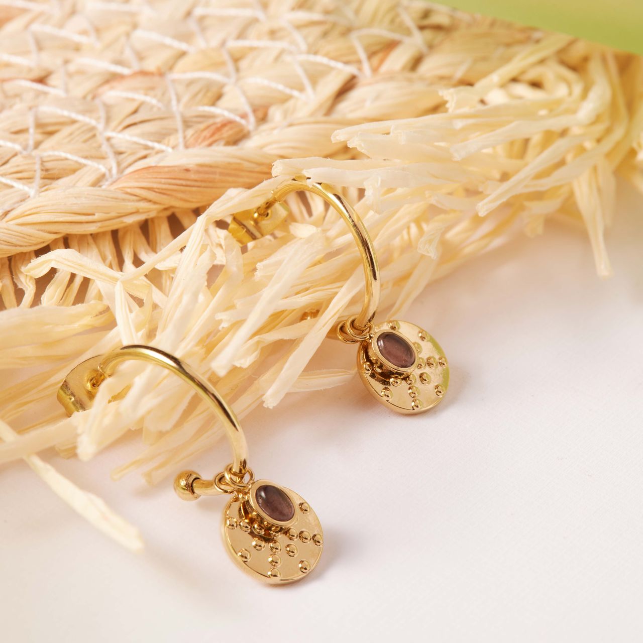 Gerecycleerd stalen goldplated oorringen dubbel met amethist