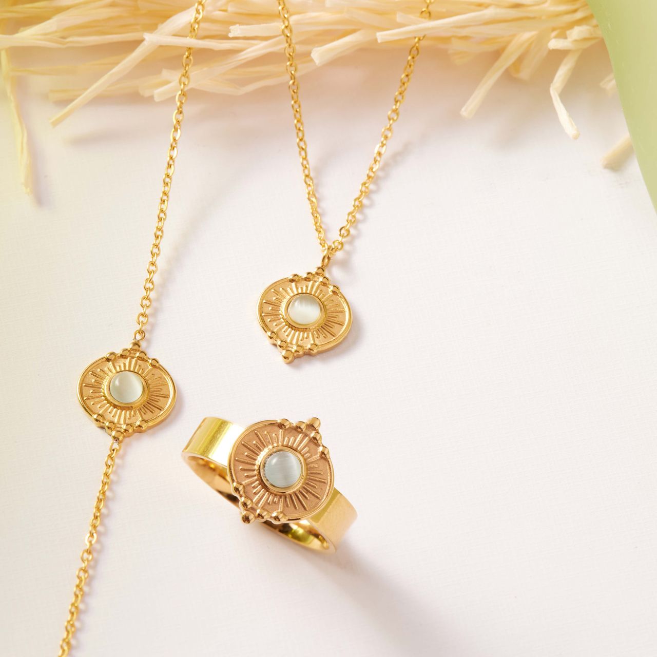 Stainless steel goldplated ring met cats eye voor dames