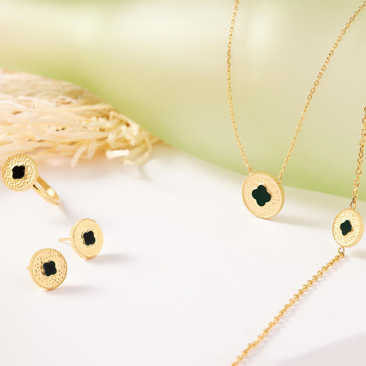 Gerecycleerd stalen goldplated ketting met zwarte emaille