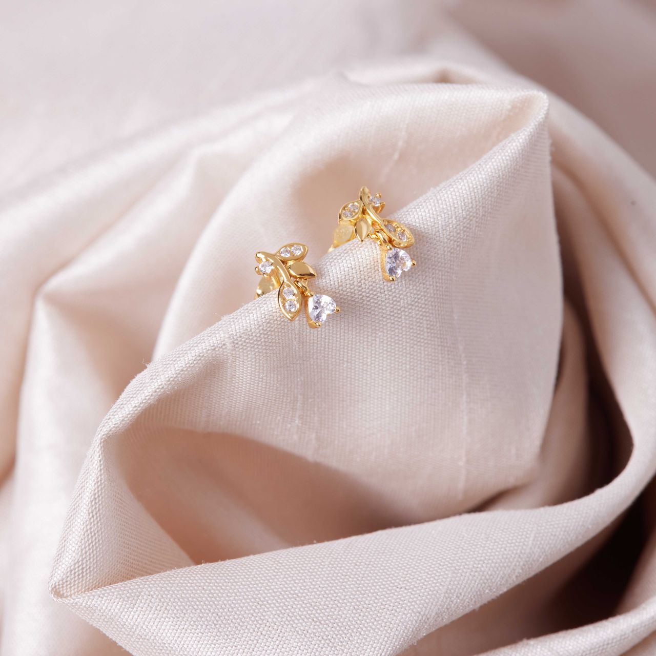 Zilveren goldplated oorknoppen met zirkonia voor dames