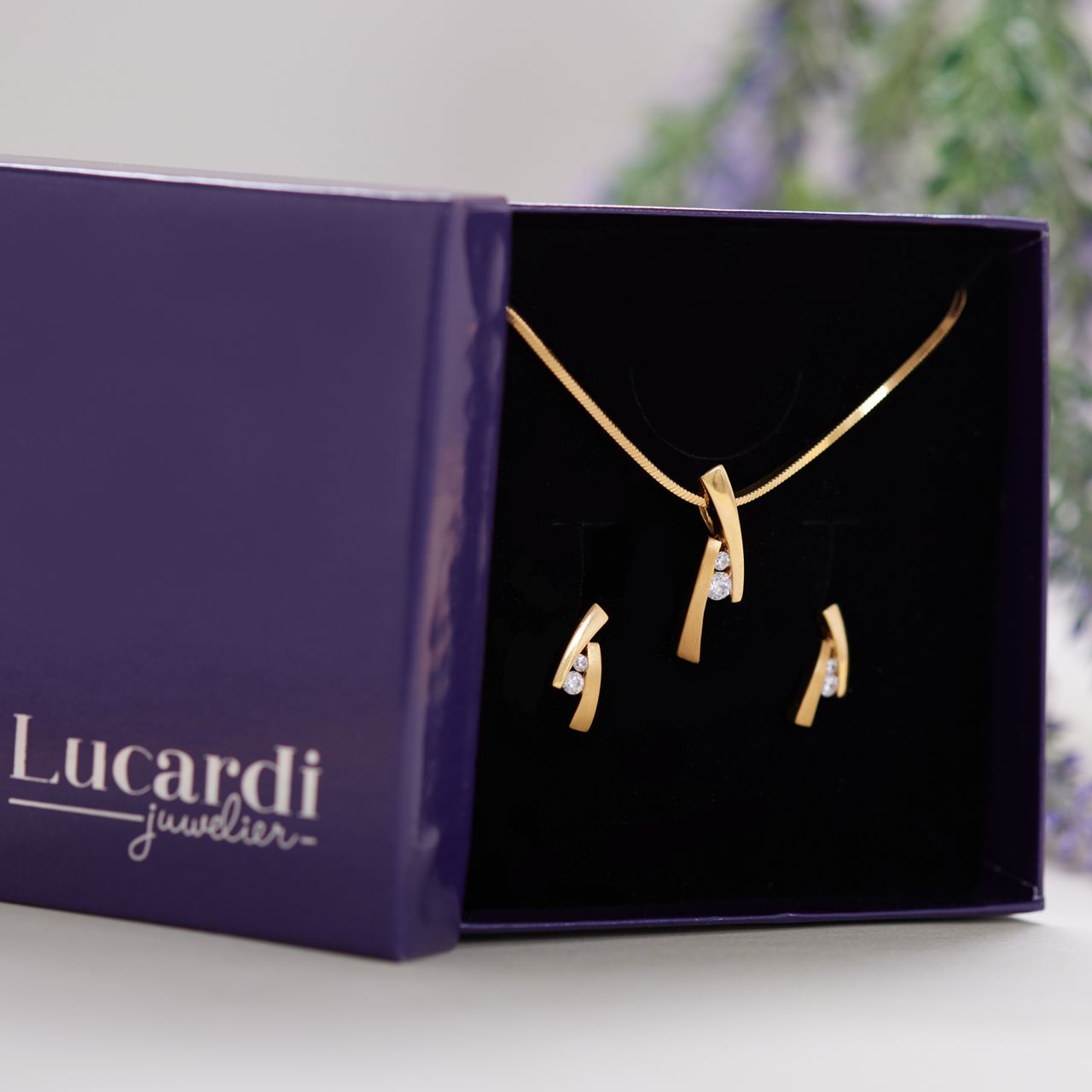 Zilveren goldplated ketting mat/glans met zirkonia