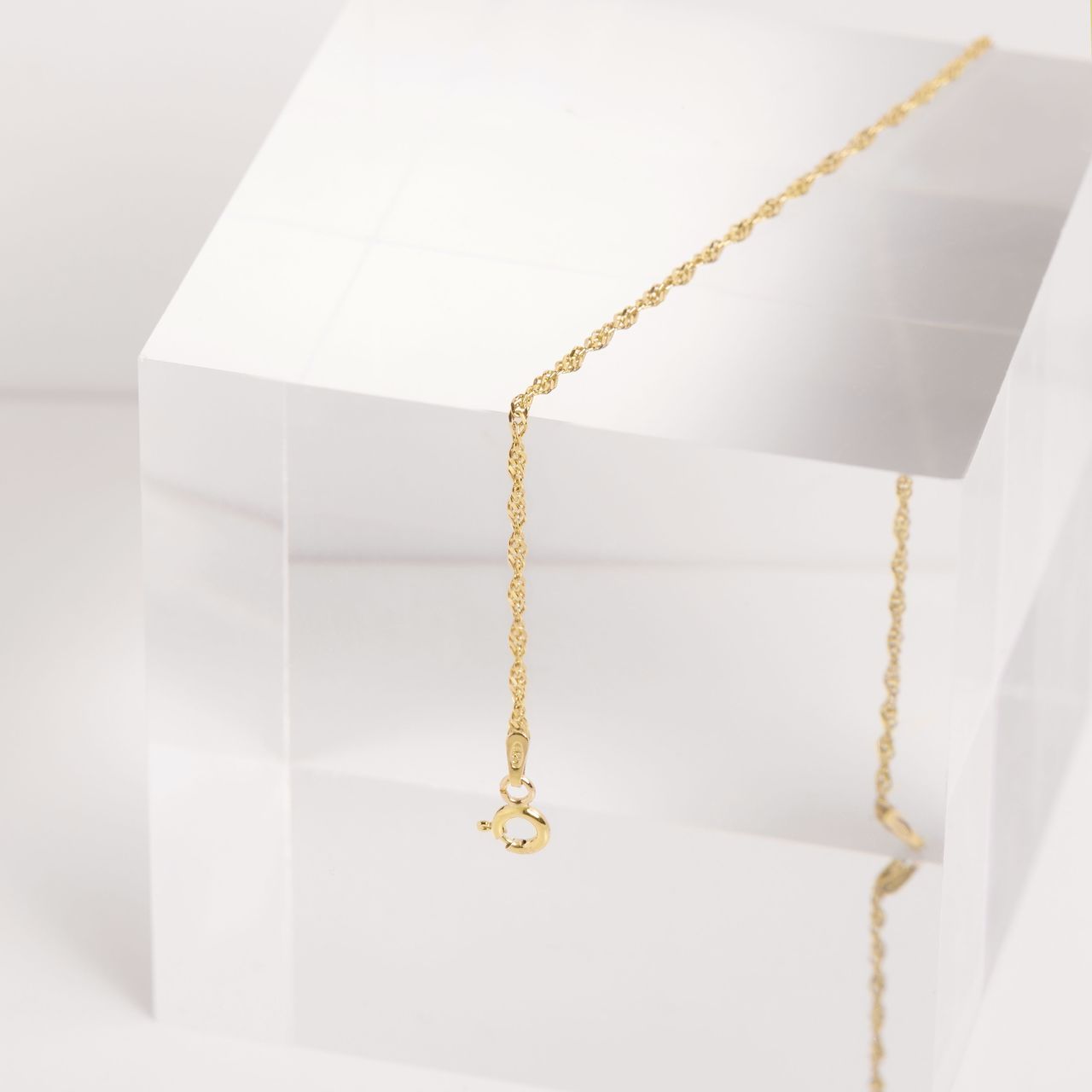 Gerecycleerd zilveren goldplated armband gedraaid