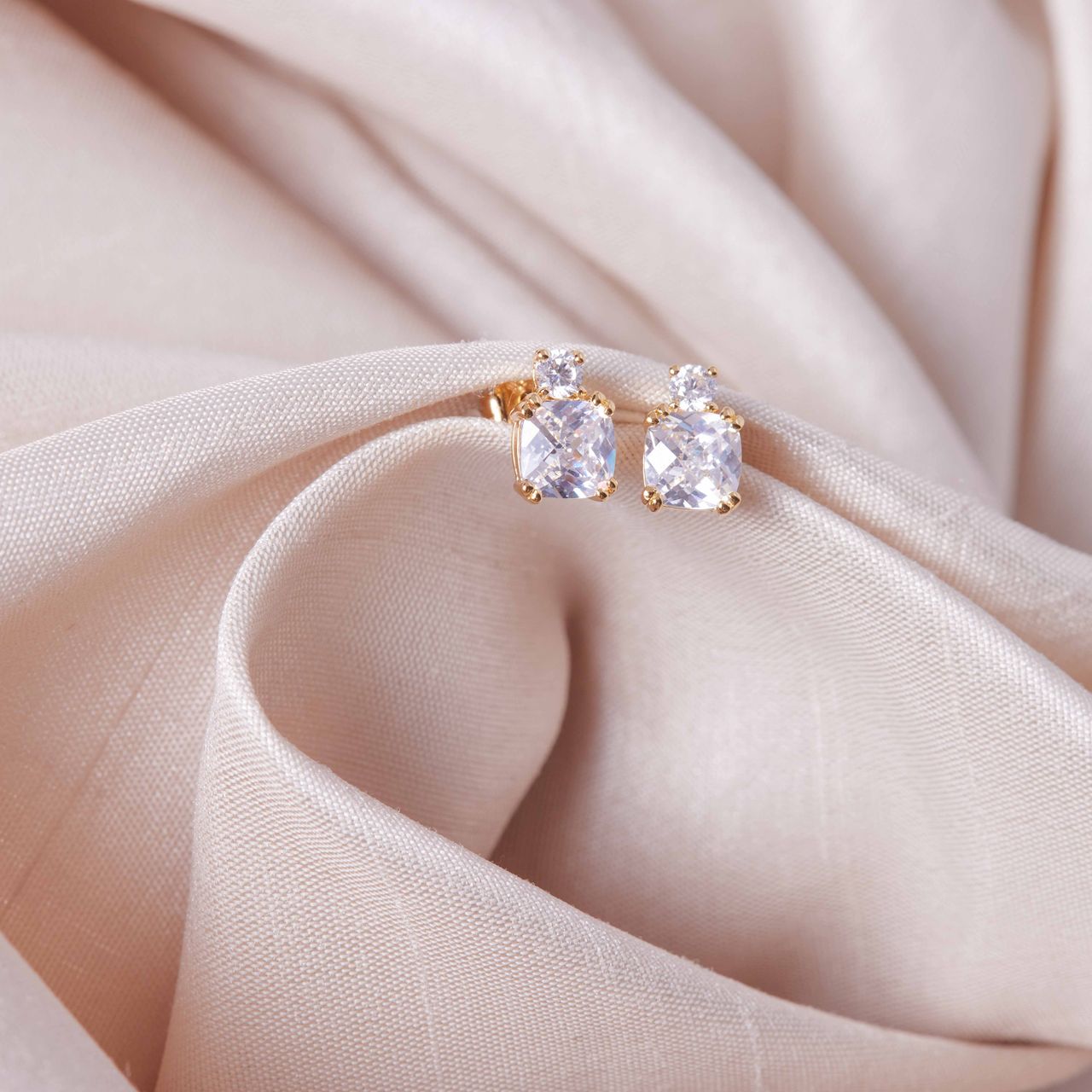 Zilveren goldplated oorknoppen met zirkonia voor dames