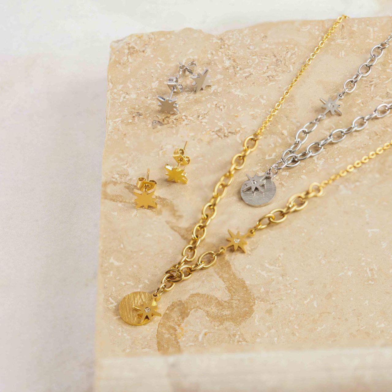 Stainless steel goldplated ketting met hanger ster met zirkonia voor dames