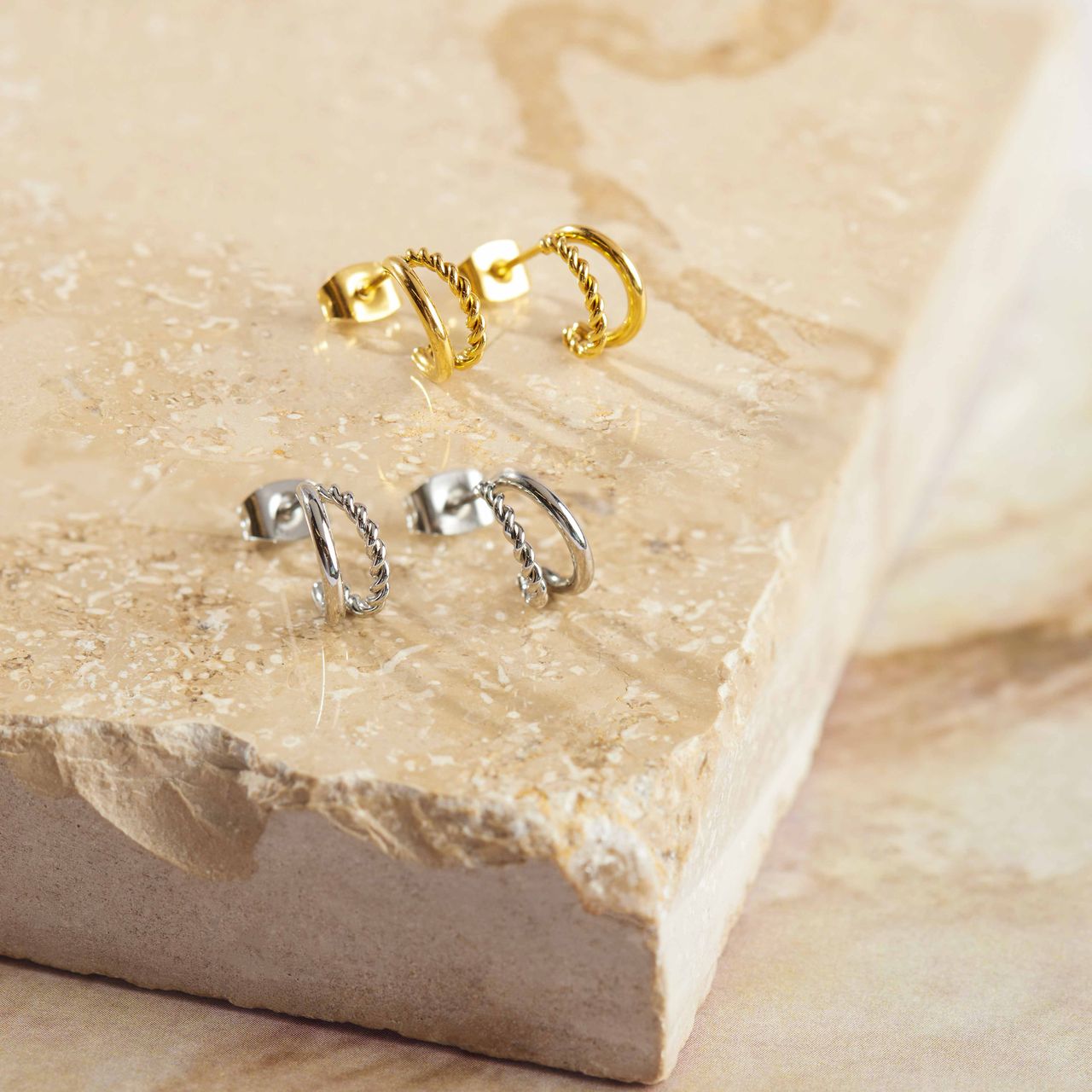 Myla gerecycled stainless steel goldplated dubbele oorbellen voor dames
