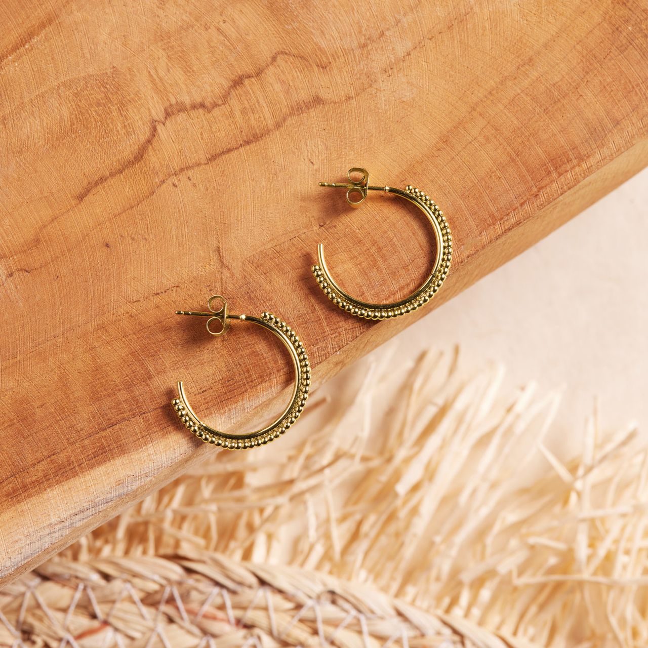 Stalen goldplated oorringen met bol voor dames