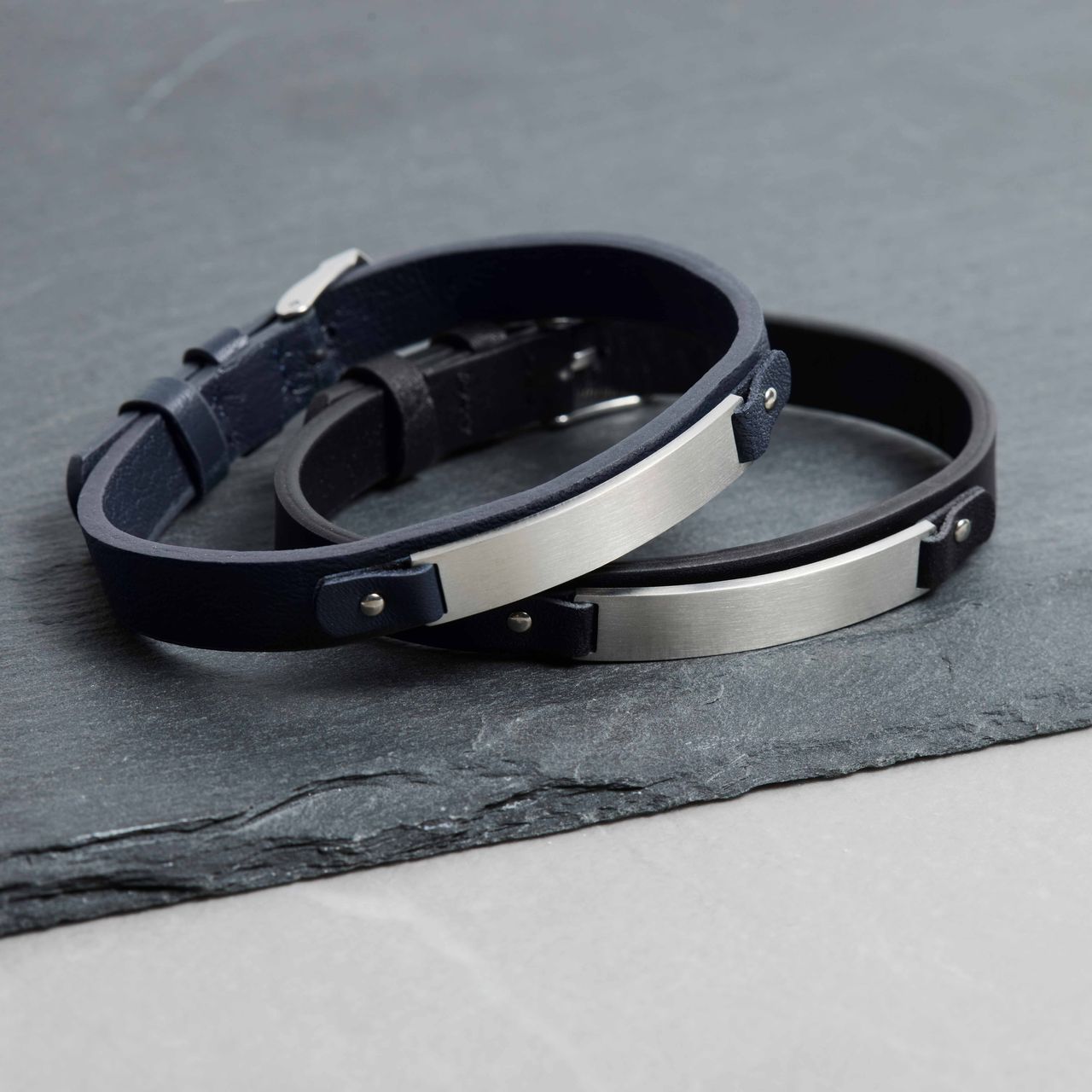 Gerecycled stainless steel armband leer donkerblauw