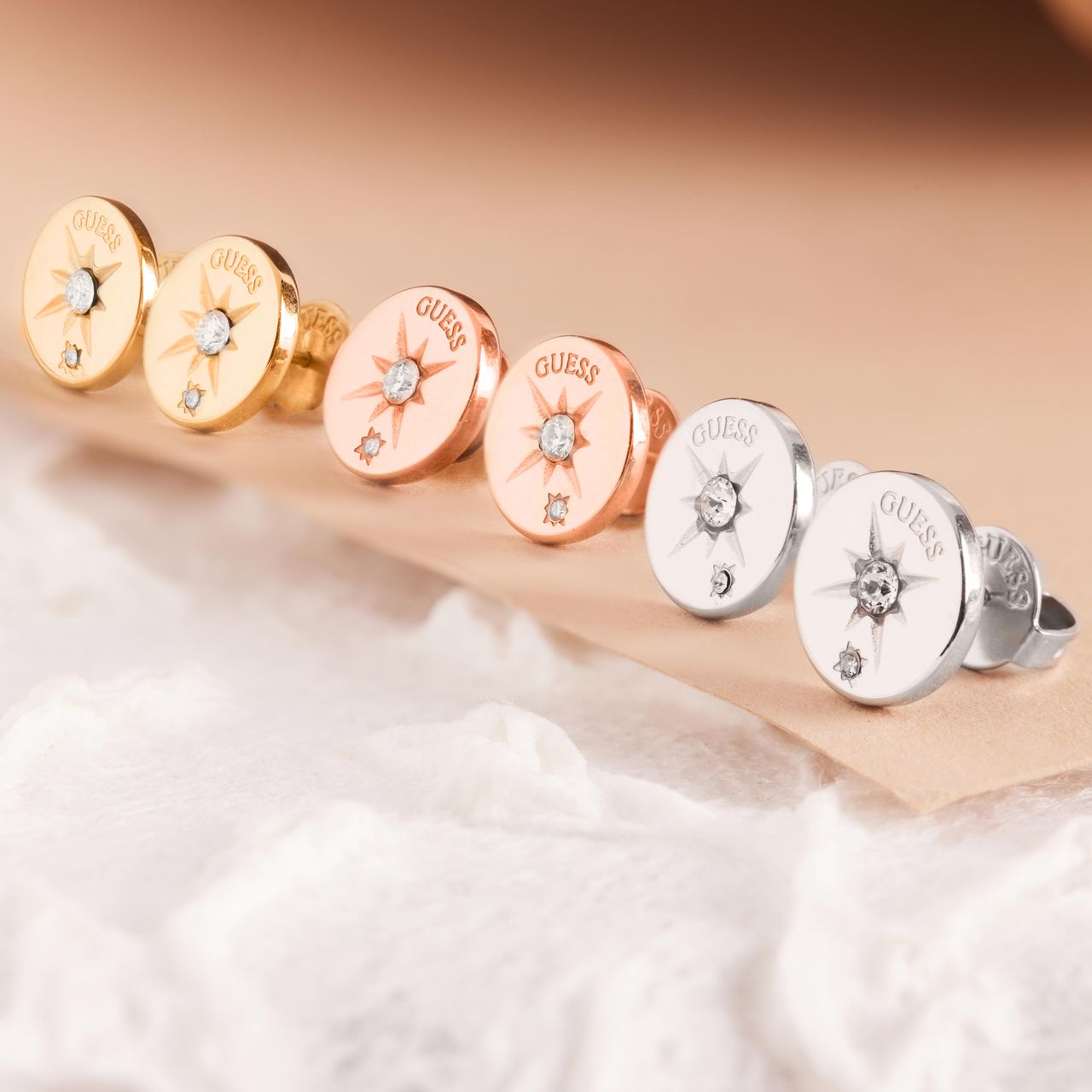 Guess stainless steel oorknoppen wanderlust voor dames