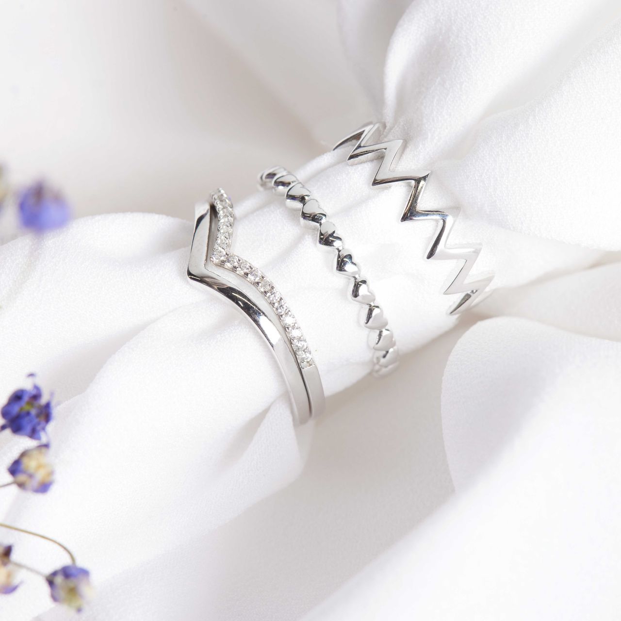 Silberner Ring Zick-Zack-Design rhodiniert