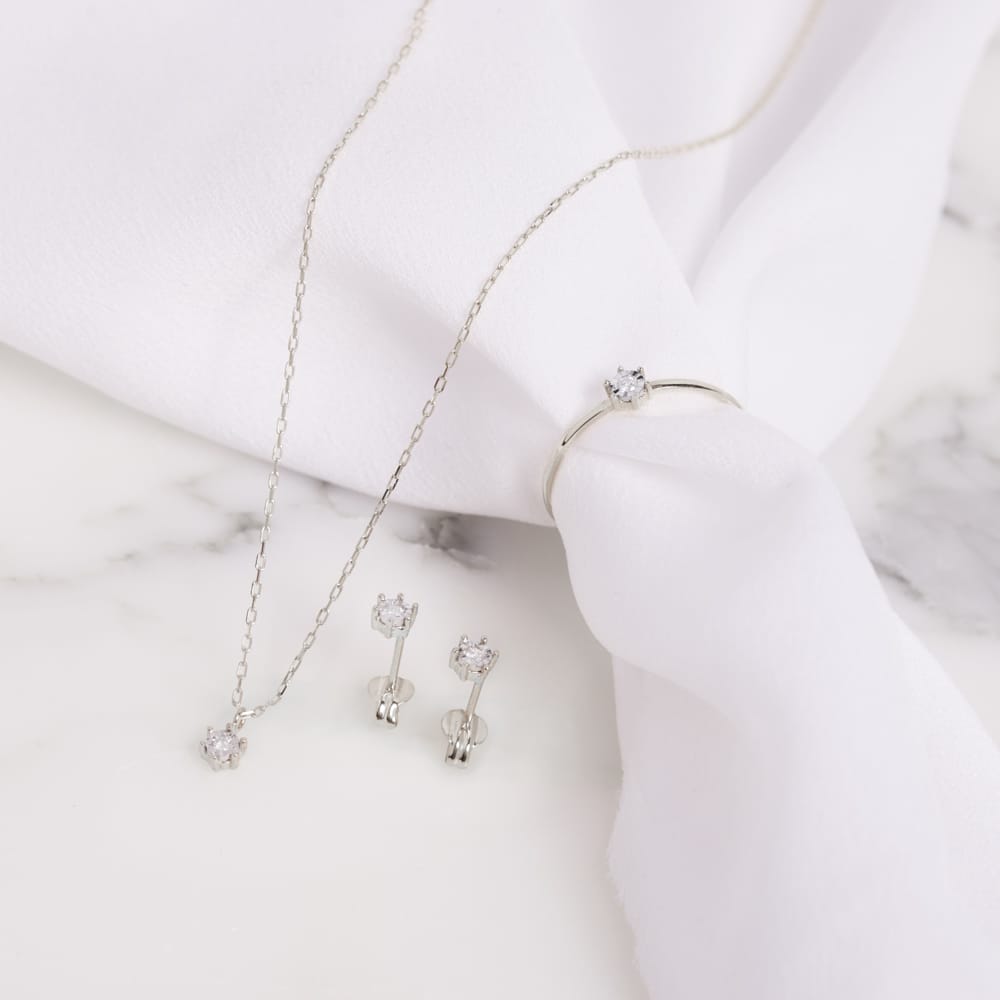 14 karaat witgouden collier solitair diamant (0,025ct)