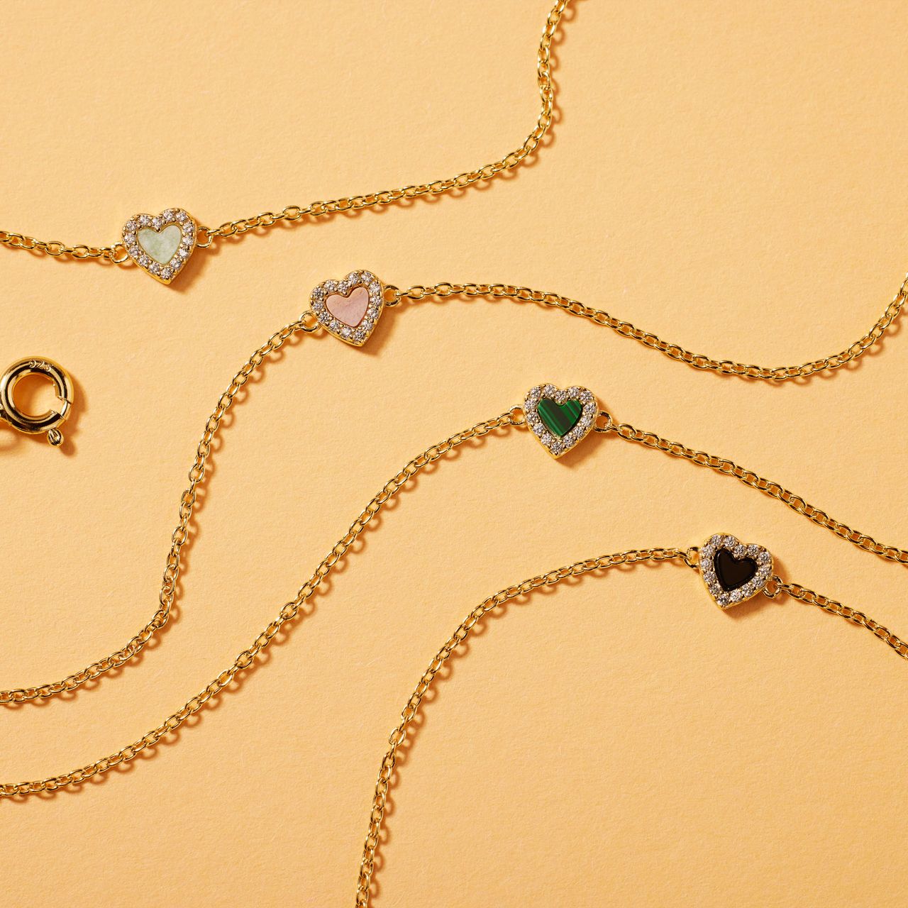 Silberne vergoldete Armbanduhr mit einem herzförmigen Amazonit-Gemstone