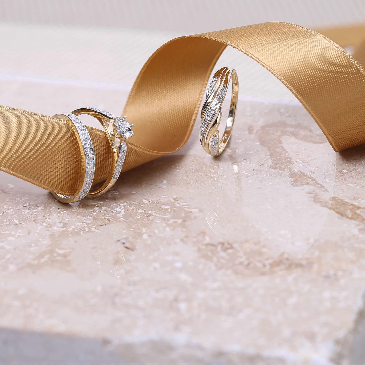 14K geelgouden dubbele ring 20 diamanten 0,10ct